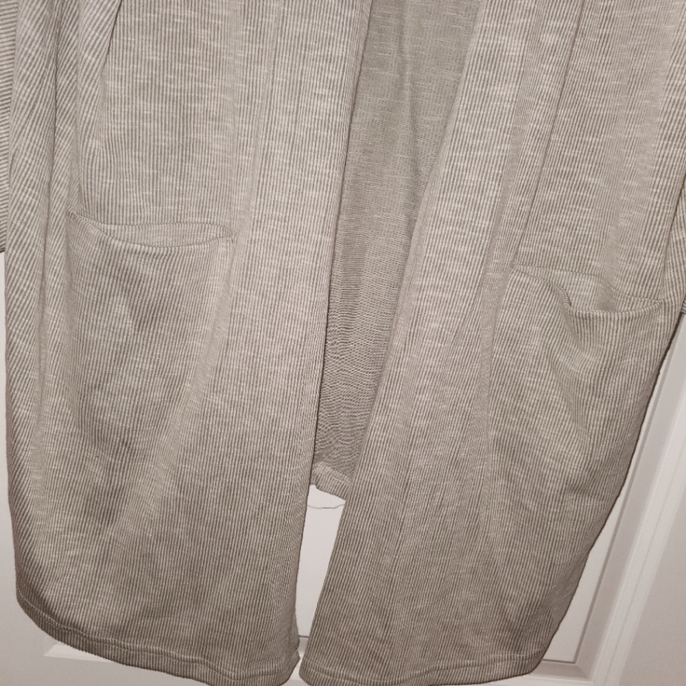 Sweater - Picture 4 of 6